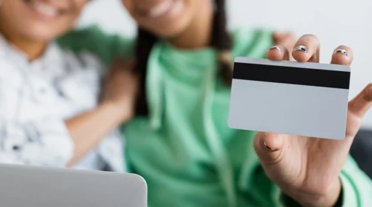 la-carte-bancaire-mineur-societe-generale-peut-elle-responsabiliser-les-adolescents